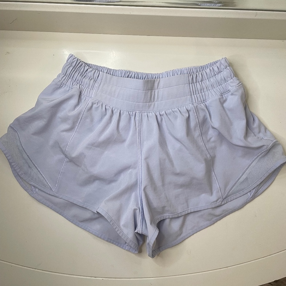 Lululemon Hotty Hot Low-Rise Lined Shorts 2.5” size 4 blue linen